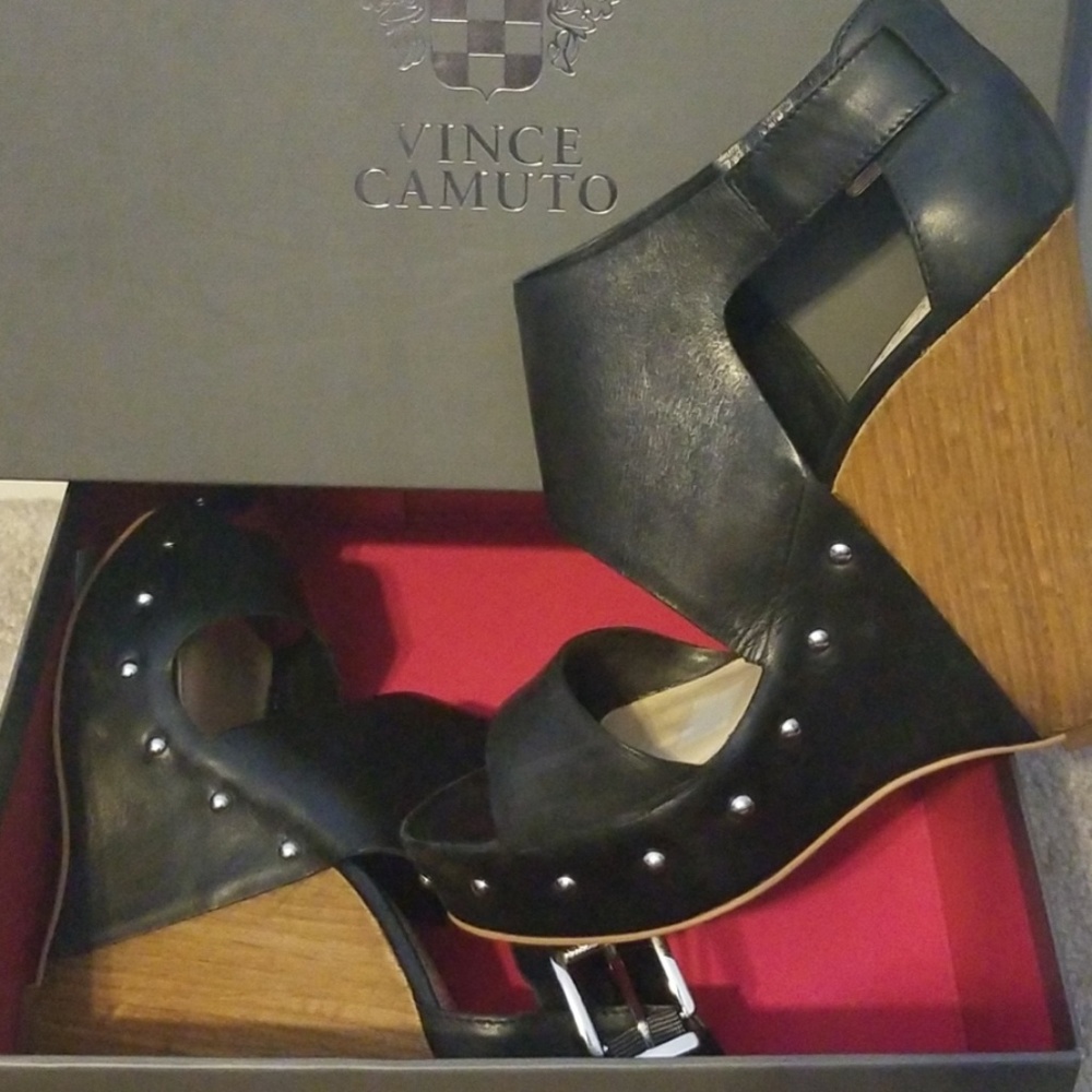 Vince Camuto Sandles/worn once